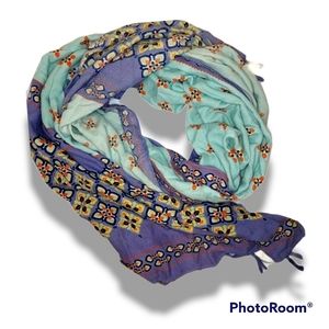 3/$15 Sale- FLORAL & Shades of Blue Long Knit Fashion Scarf LIKE NEW